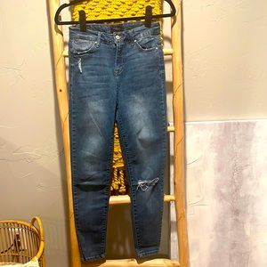 Celebrity Pink High Rise Skinny Size 3/26